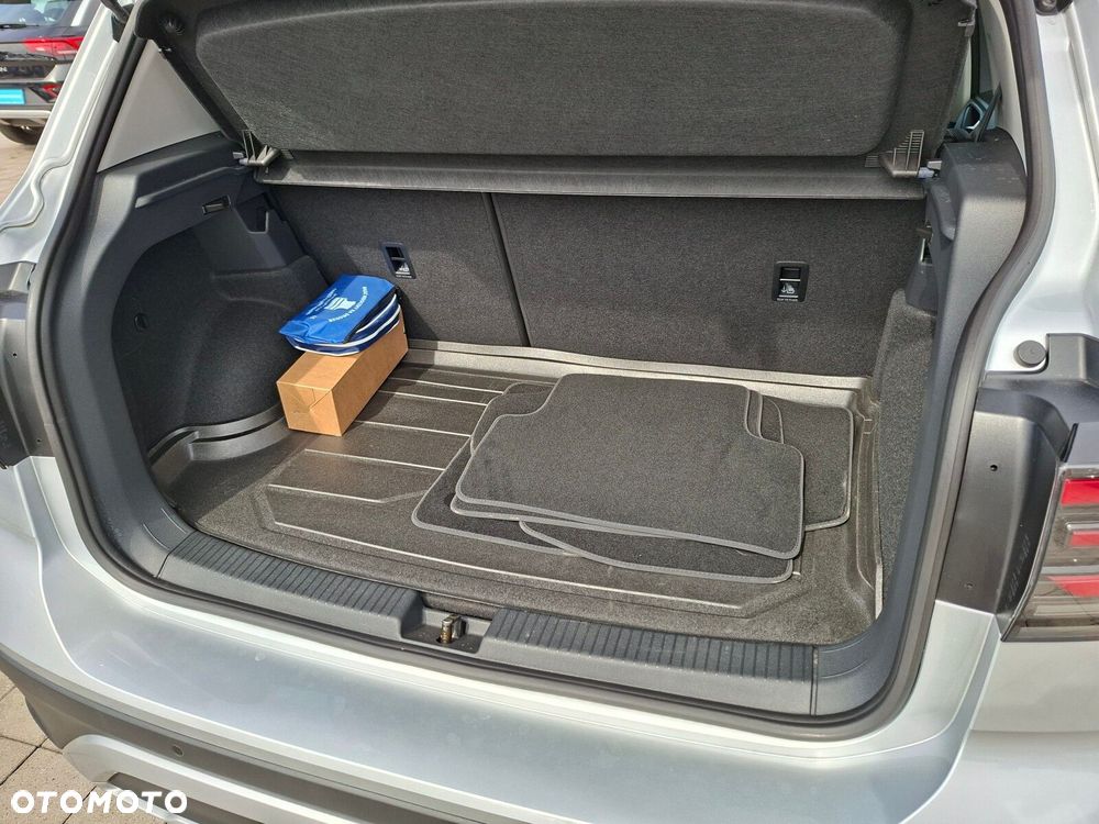 Volkswagen T-Cross - 13