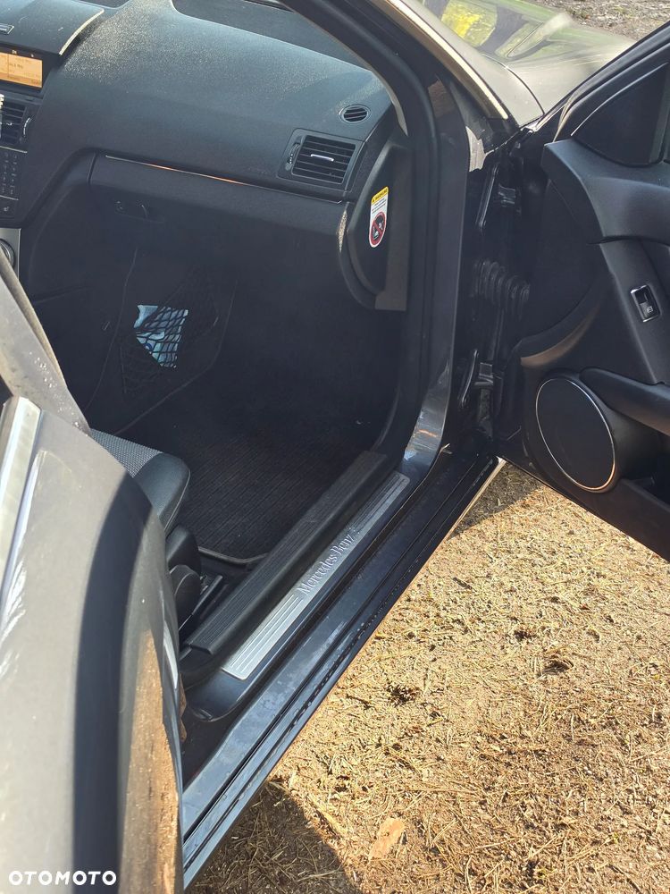 Mercedes-Benz Klasa C 180 Kompressor BlueEFFICIENCY - 10