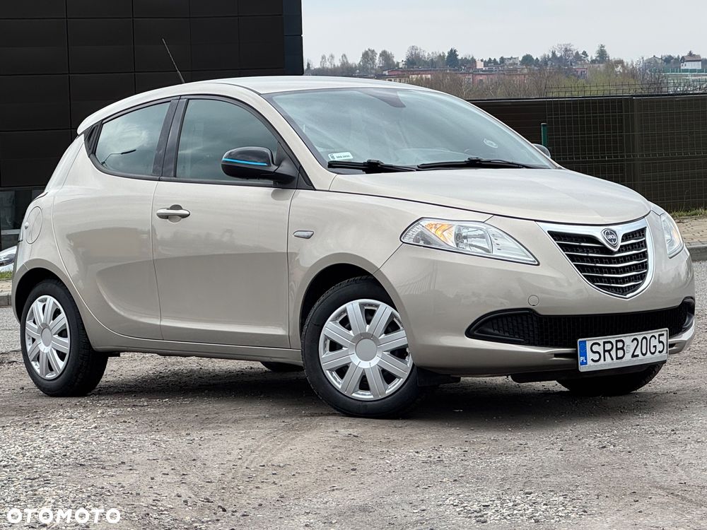 Lancia Ypsilon 1.2 8V Elefantino S&S - 3