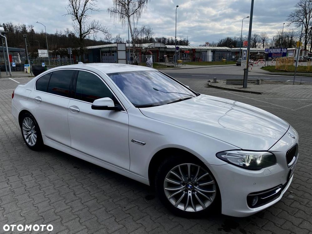 BMW Seria 5 530d xDrive Luxury Line - 1