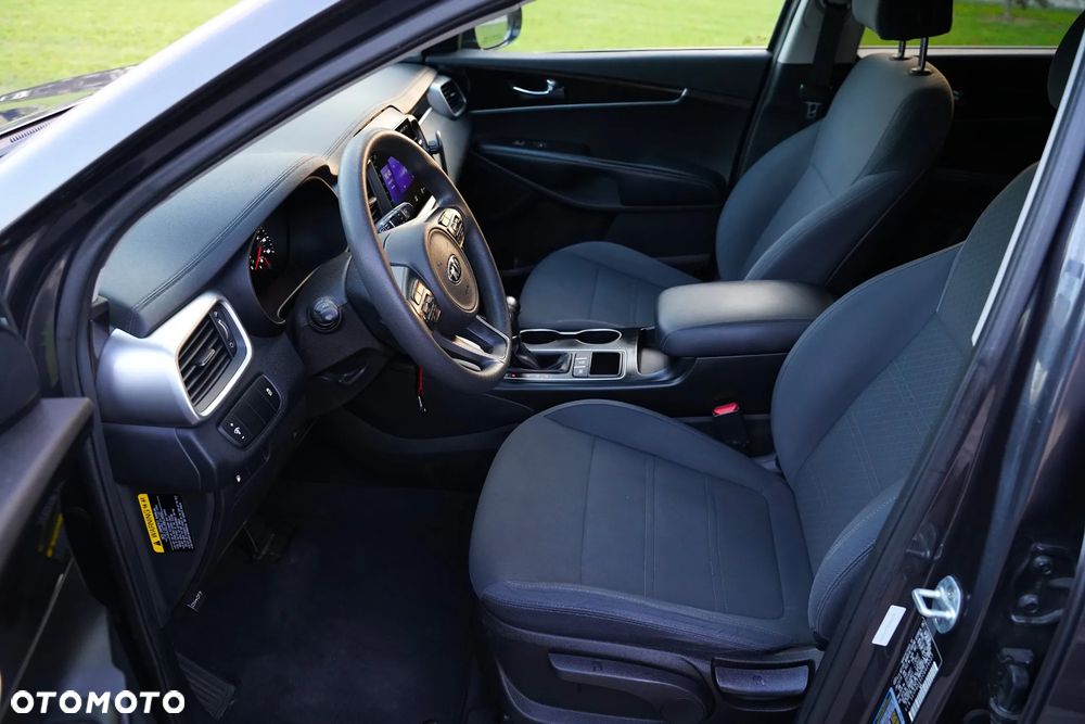 Kia Sorento - 12