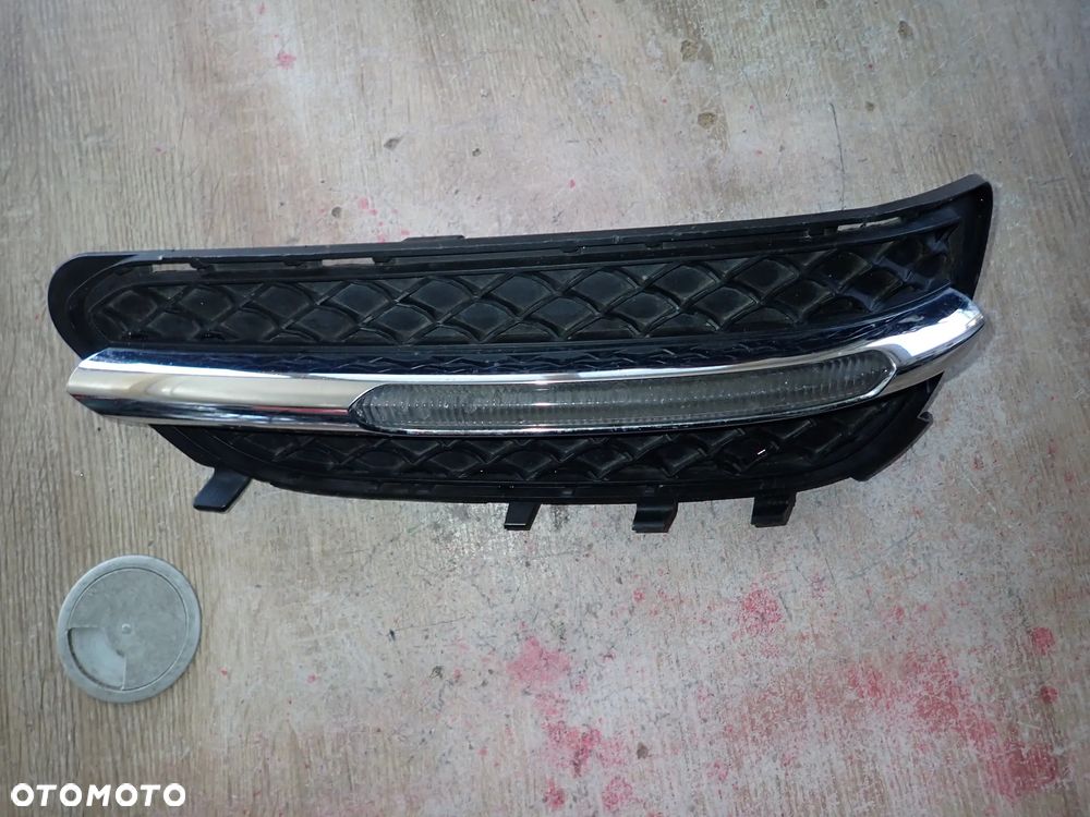 MERCEDES E KLASA W212 ŚWIATŁO DO JAZDY DZIENNEJ PRAWY PRZÓD KRATKA - 1