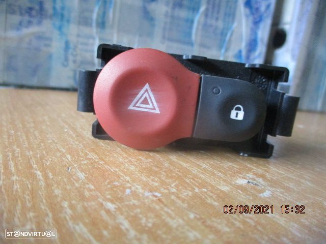 Interruptor E3160101 RENAULT TWINGO 2016 4 Piscas - 4