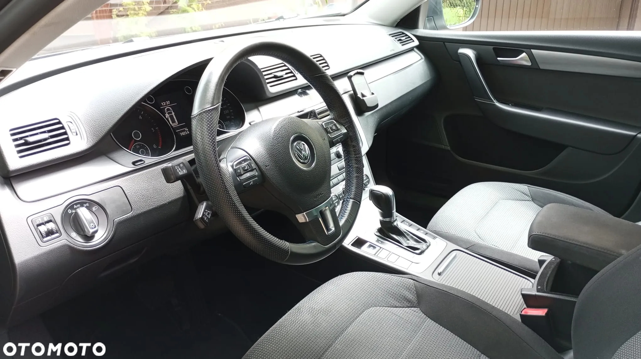 Volkswagen Passat 2.0 TDI Comfortline DSG - 9