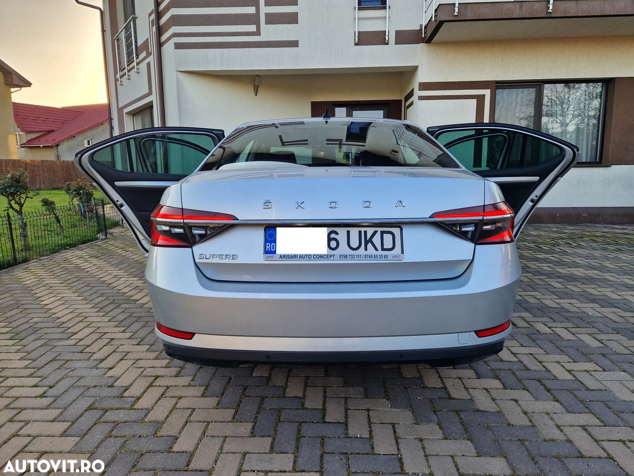 Skoda Superb 2.0 TDI DSG Ambition - 25