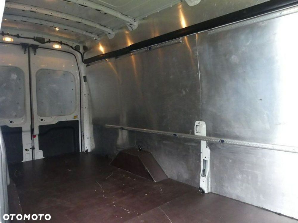 Ford Transit - 13