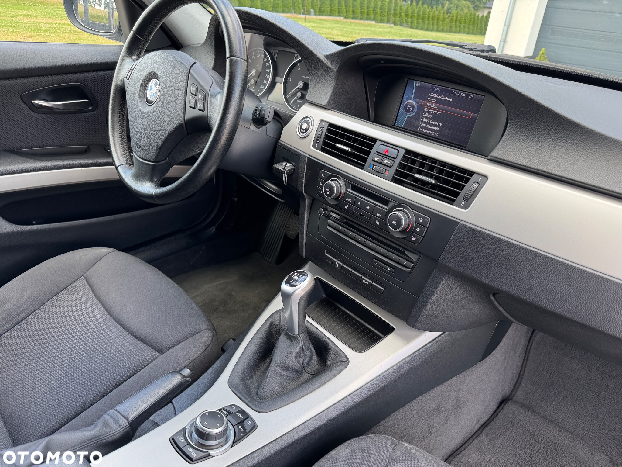 BMW Seria 3 318d DPF Touring Edition Exclusive - 26