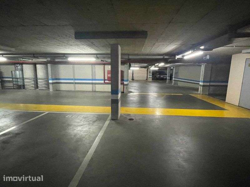 Lugar de estacionamento Parque das Nações Norte - Grande imagem: 2/4