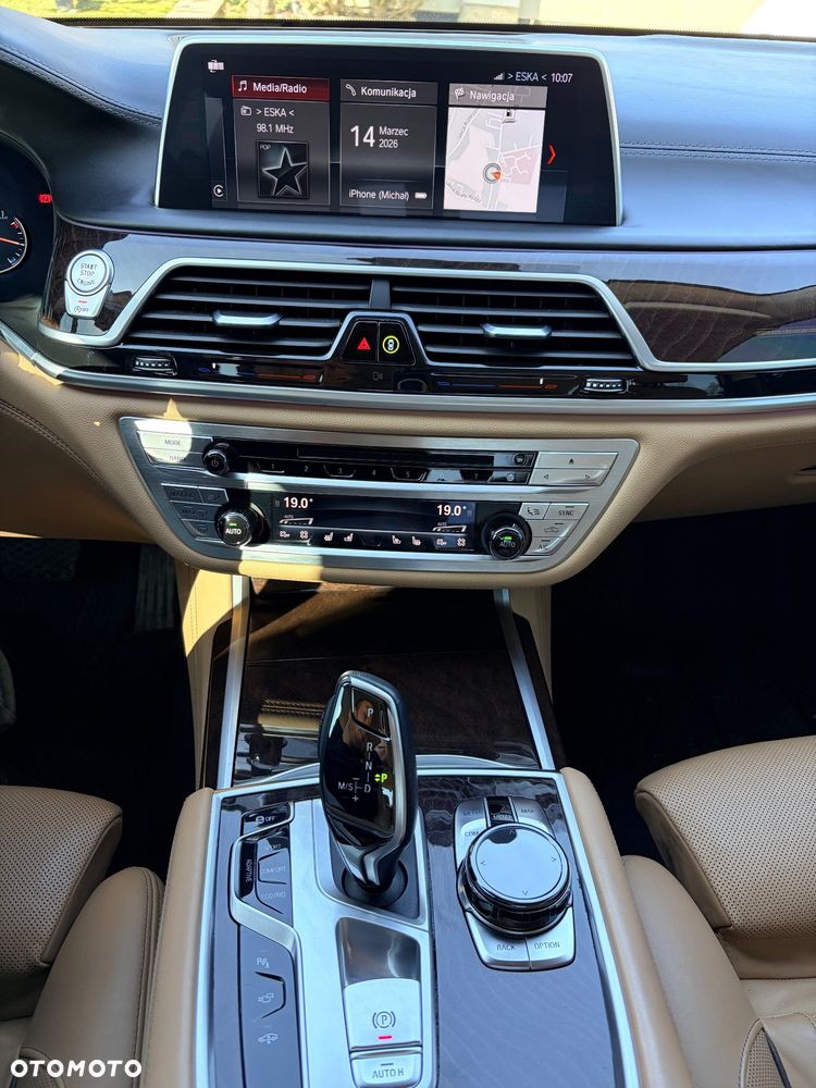 BMW Seria 7 750i xDrive Edition Exclusive - 13