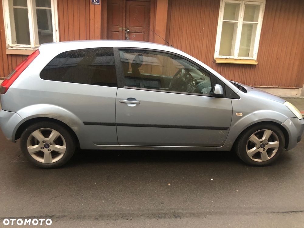 Ford Fiesta - 2