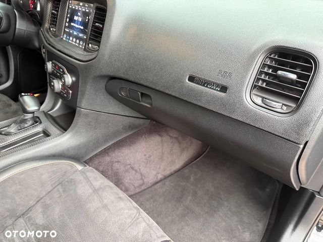 Dodge Charger Automatik SRT 392 - 25