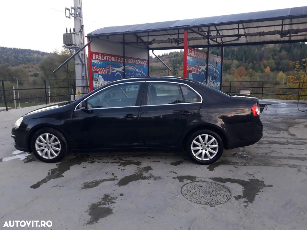 Volkswagen Jetta 1.6 TDI Comfortline - 6