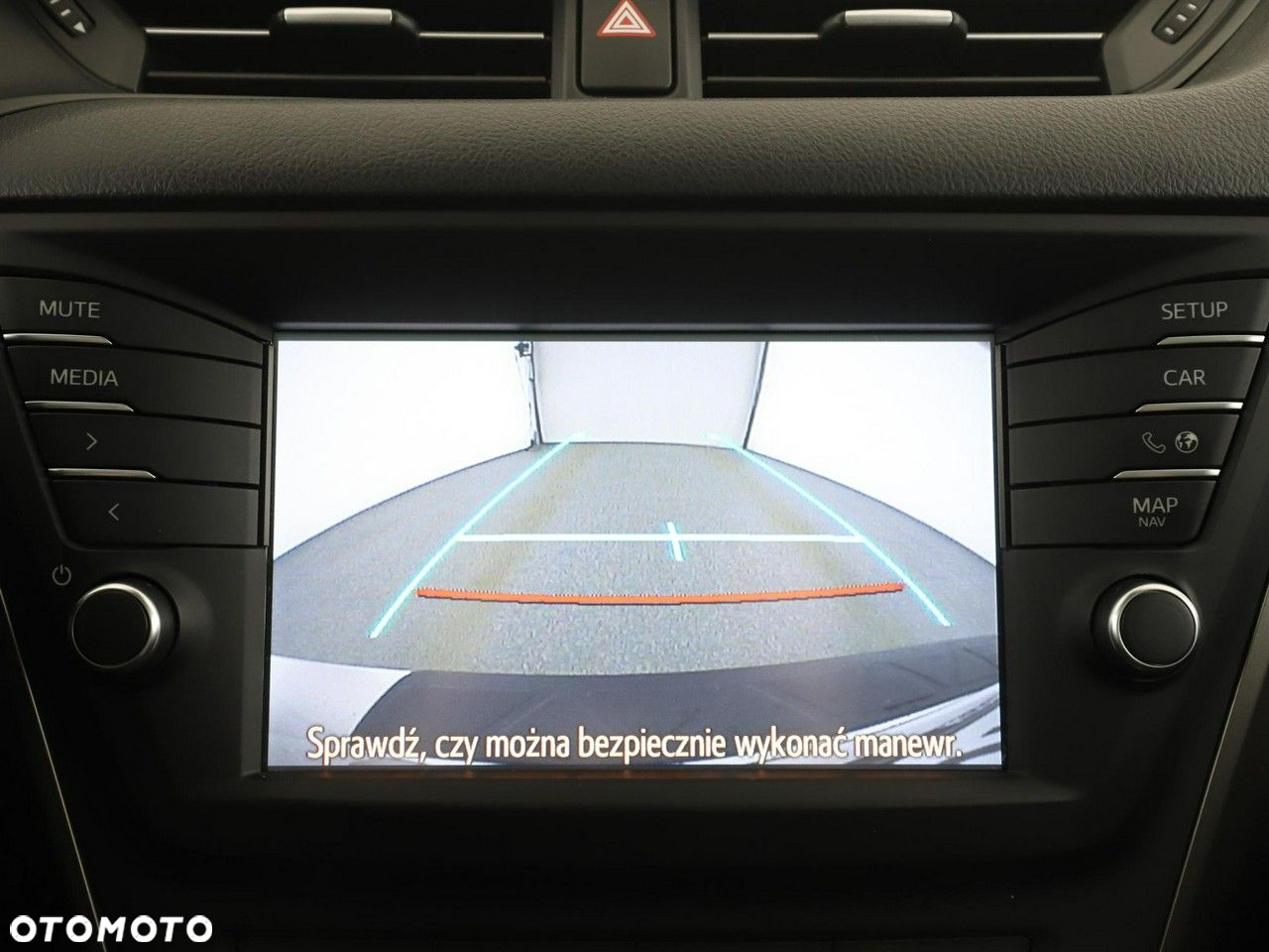 Toyota Avensis Combi 1.8 Multidrive S Executive - 25