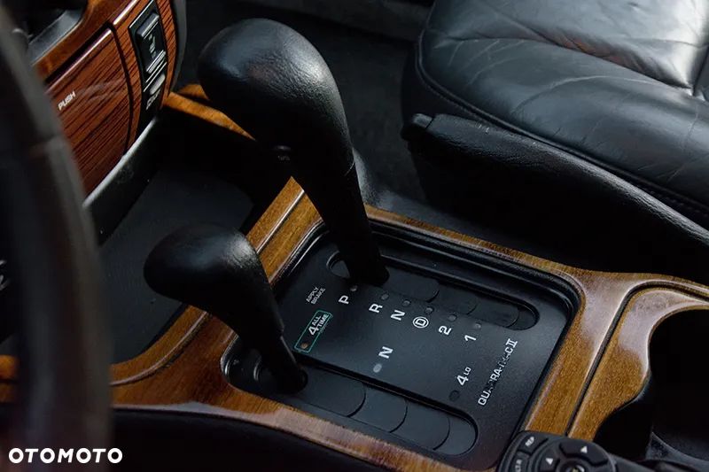 Jeep Grand Cherokee - 34