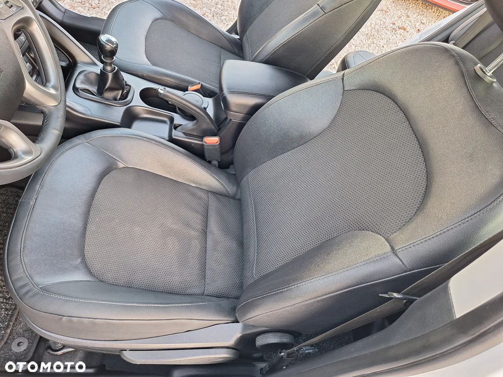 Hyundai ix35 1.6 2WD Comfort - 19