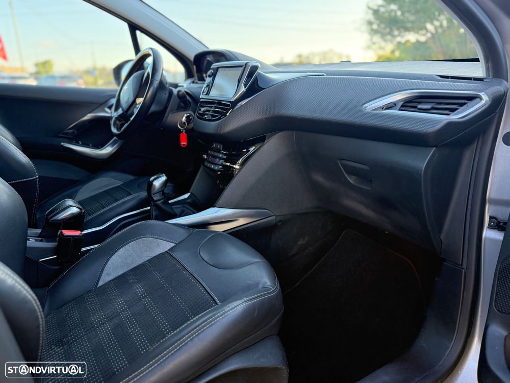 Peugeot 2008 PureTech 82 Allure - 16