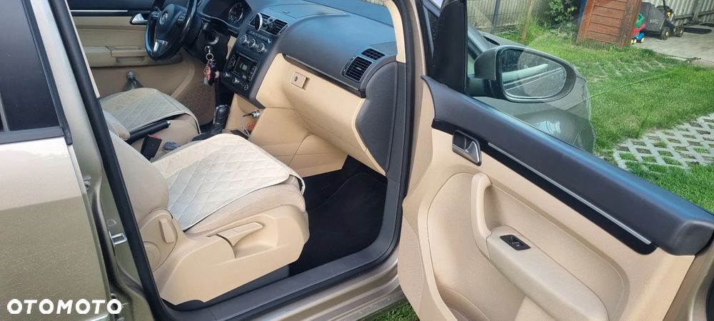 Volkswagen Touran 2.0 TDI DPF BlueMotion Technology DSG Highline - 1