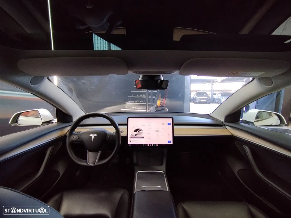 Tesla Model 3 Long-Range Dual Motor AWD — fotografia 17