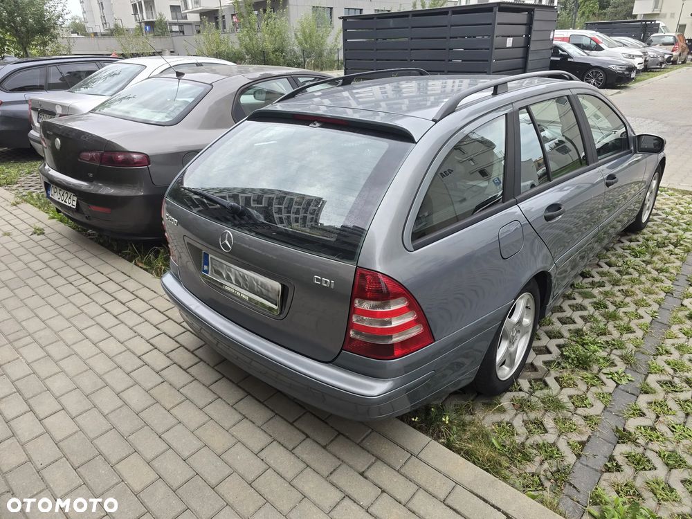 Mercedes-Benz C-Class 2004 photo 3