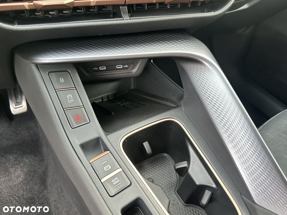 Cupra Terramar 1.5 eTSI mHEV DSG - 32