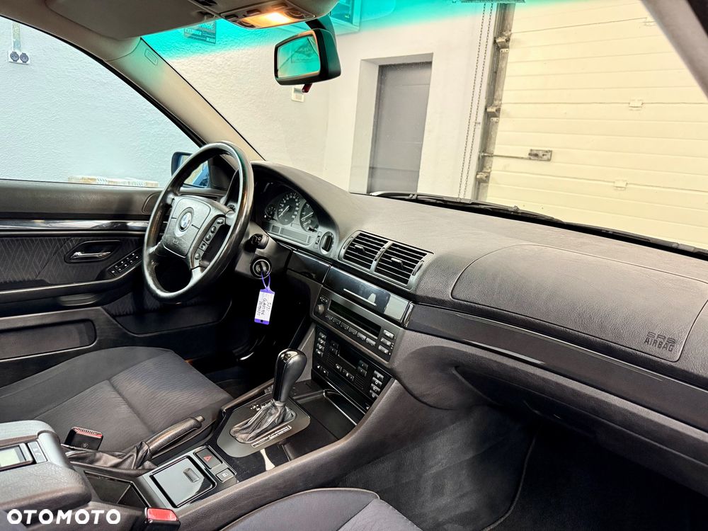BMW Seria 5 - 36