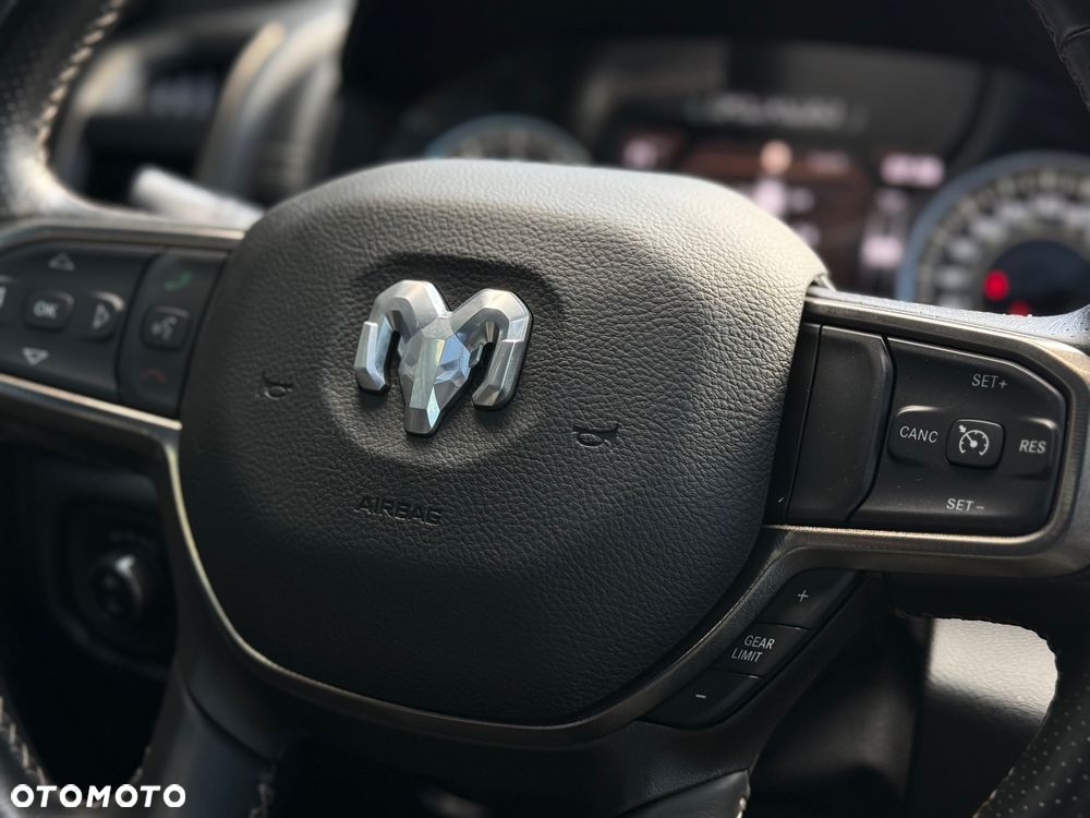 RAM 1500 Crew Cab Sport - 26