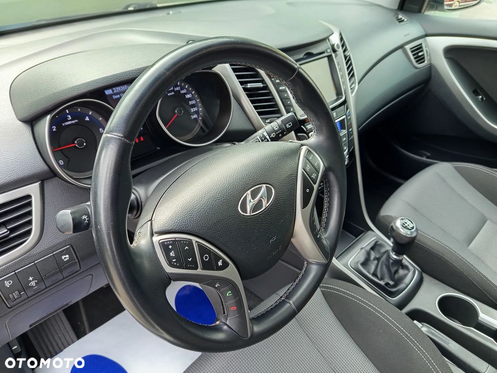 Hyundai i30 1.6 CRDi BlueDrive Premium - 31