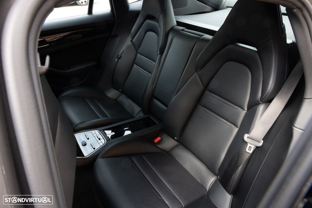 Porsche Panamera - 12