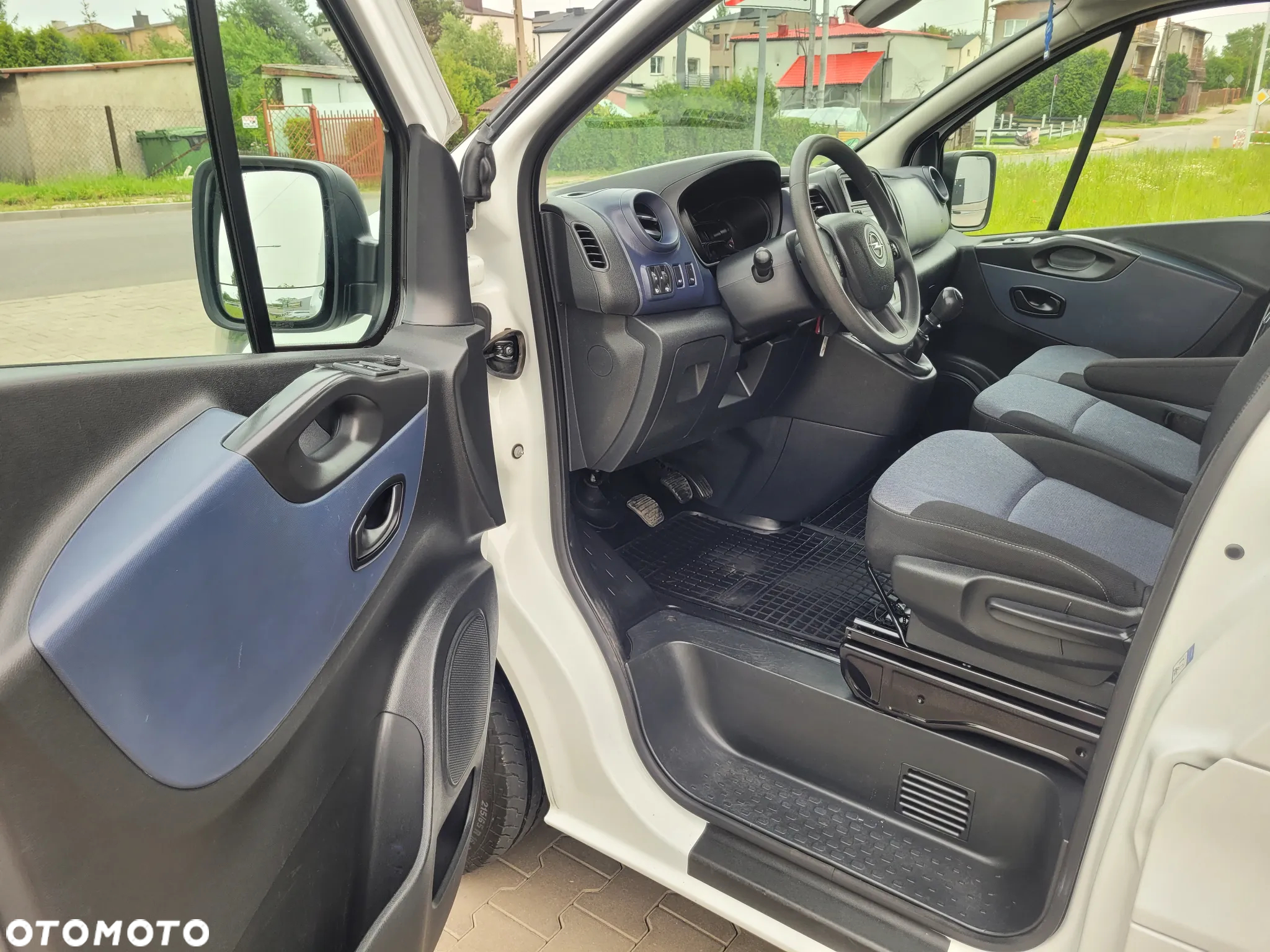 Opel Vivaro long - 21