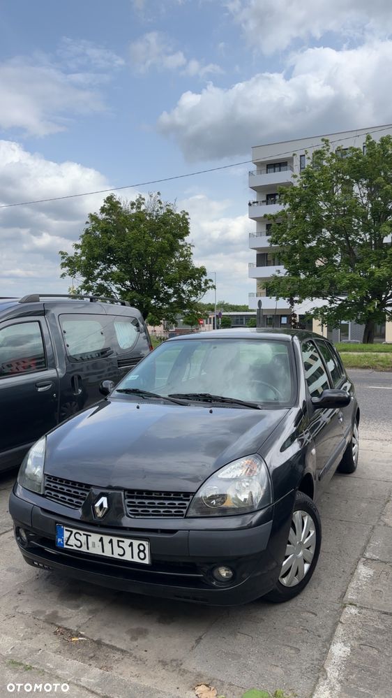 Renault Clio - 1