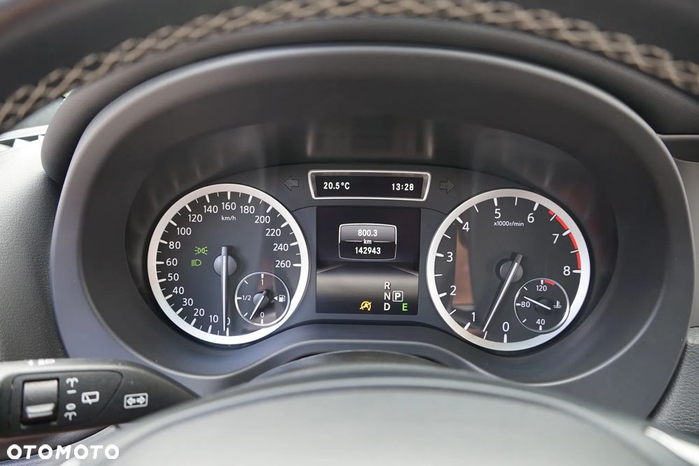 Infiniti Q30 2.0t DCT AWD Sport - 36