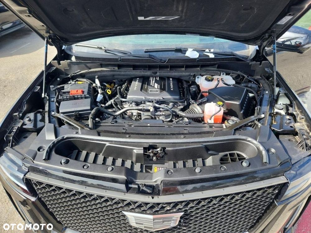 Cadillac Escalade - 12