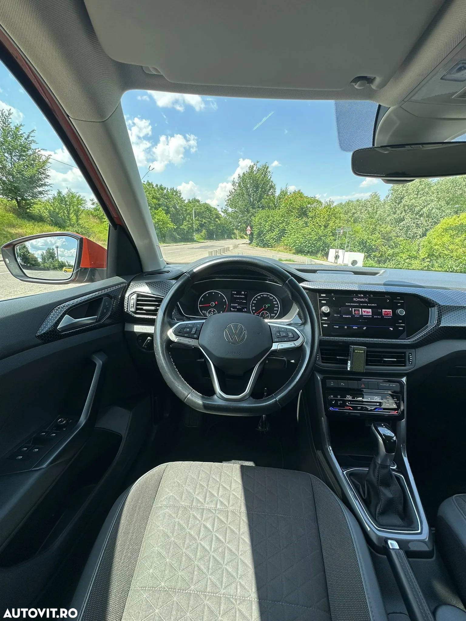 Volkswagen T-Cross - 25
