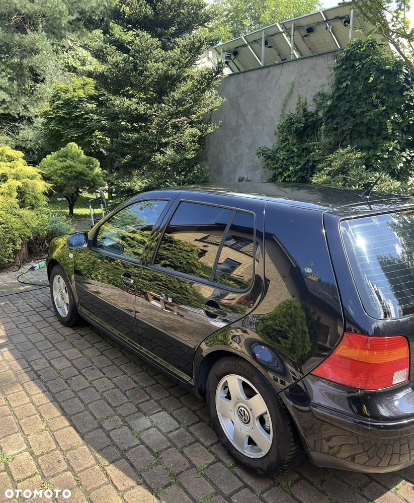 Volkswagen Golf - 2