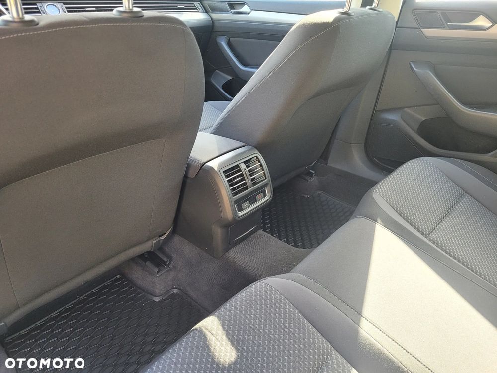 Volkswagen Passat 1.4 TSI BMT Comfortline - 10