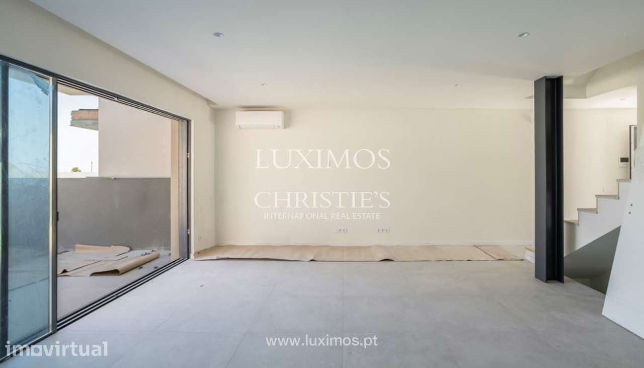 Moradia V4 no empreendimento Ria Terraces, em Faro, Algarve - Grande imagem: 4/37
