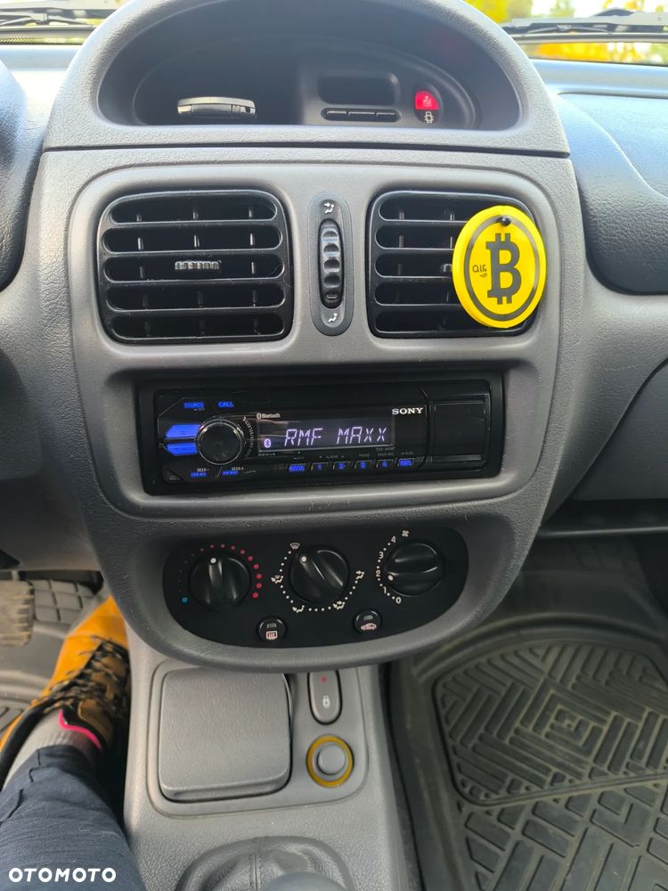 Renault Clio 1.2i RT - 8