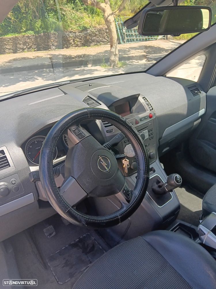 Opel Zafira 1.9 CDTI Cosmo - 4