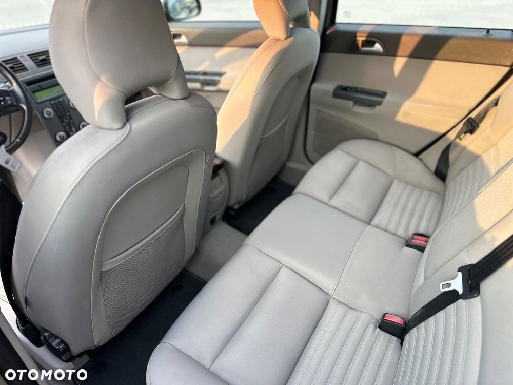 Volvo V50 1.6D DPF DRIVe - 13