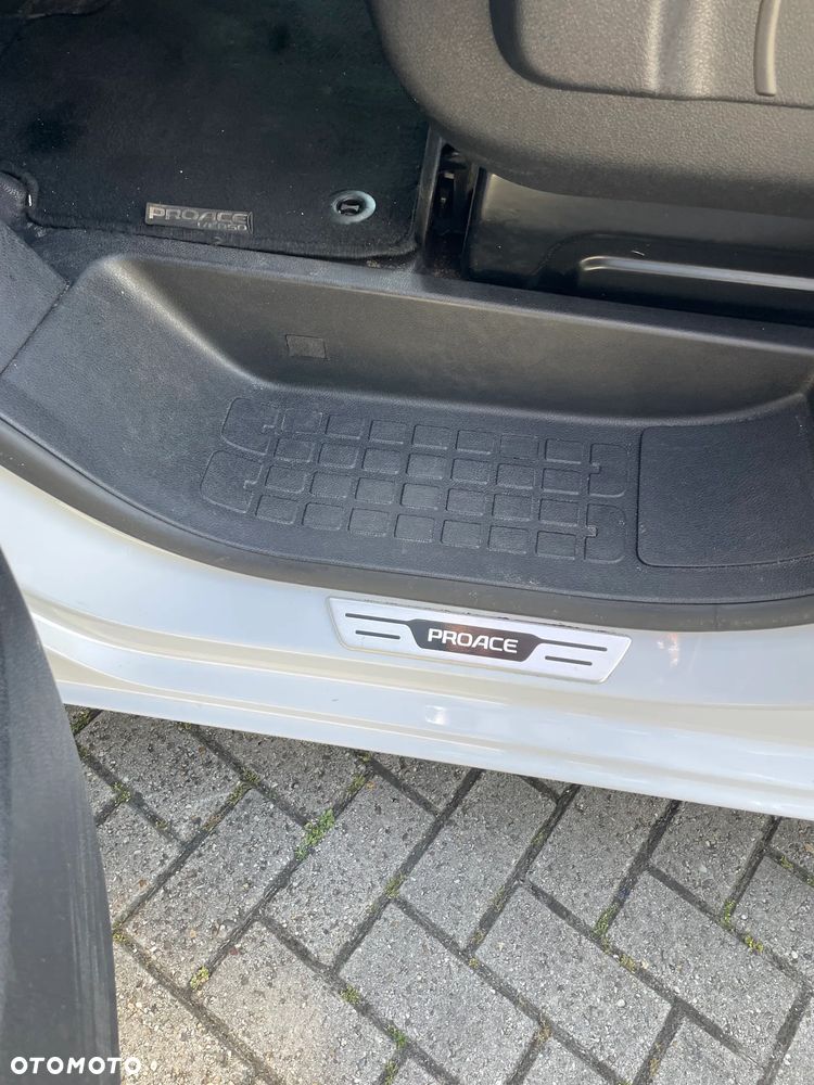 Toyota Proace Verso 2.0 D4-D Long Combi - 17