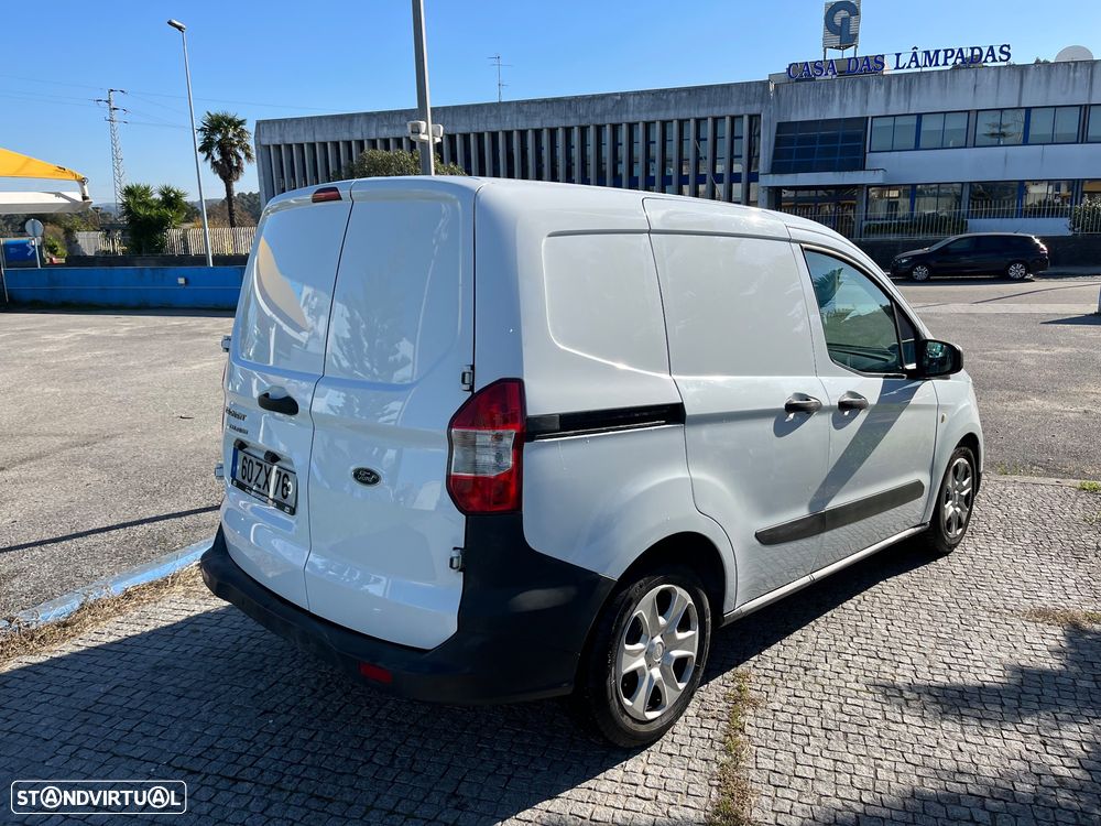 Ford Transit Courier - 9