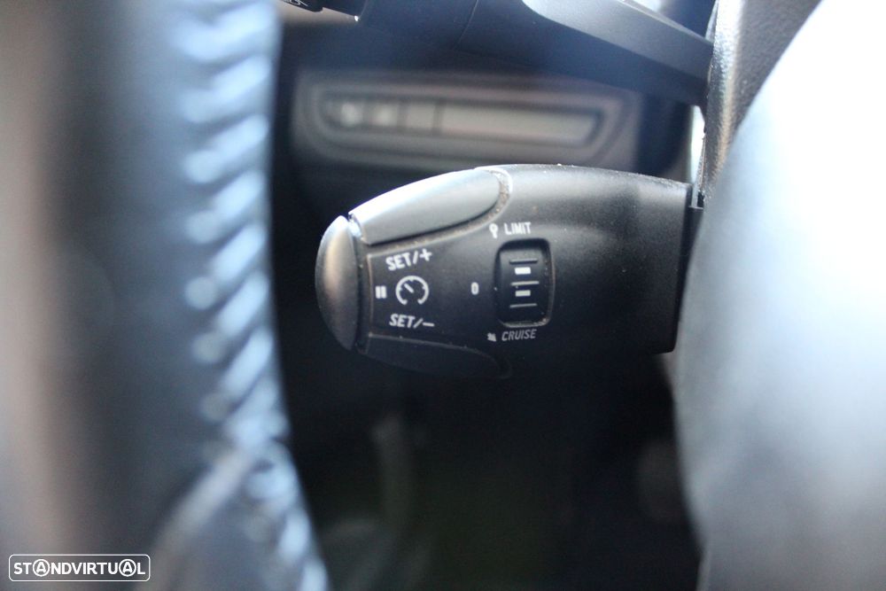 Peugeot 208 1.2 PureTech Style - 19