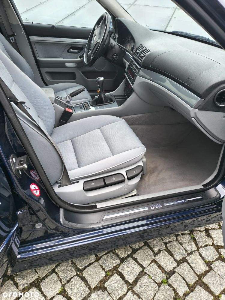 BMW Seria 5 520i Touring Edition Exclusive - 9