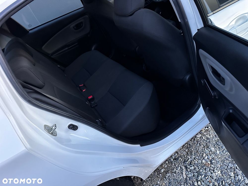 Toyota Yaris - 10