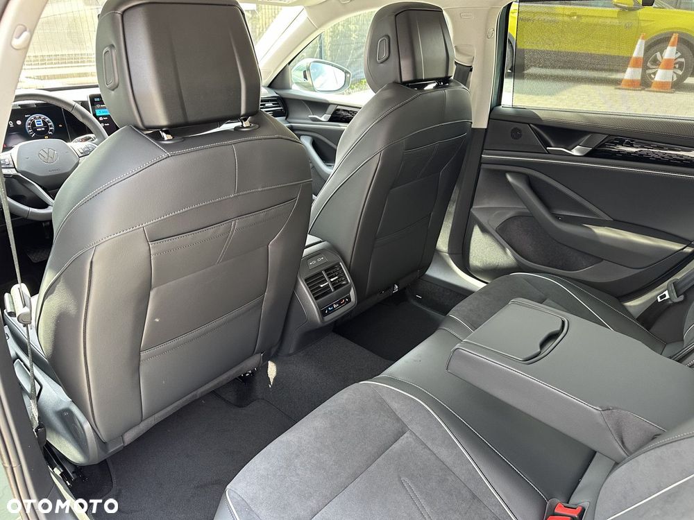 Volkswagen Passat - 21