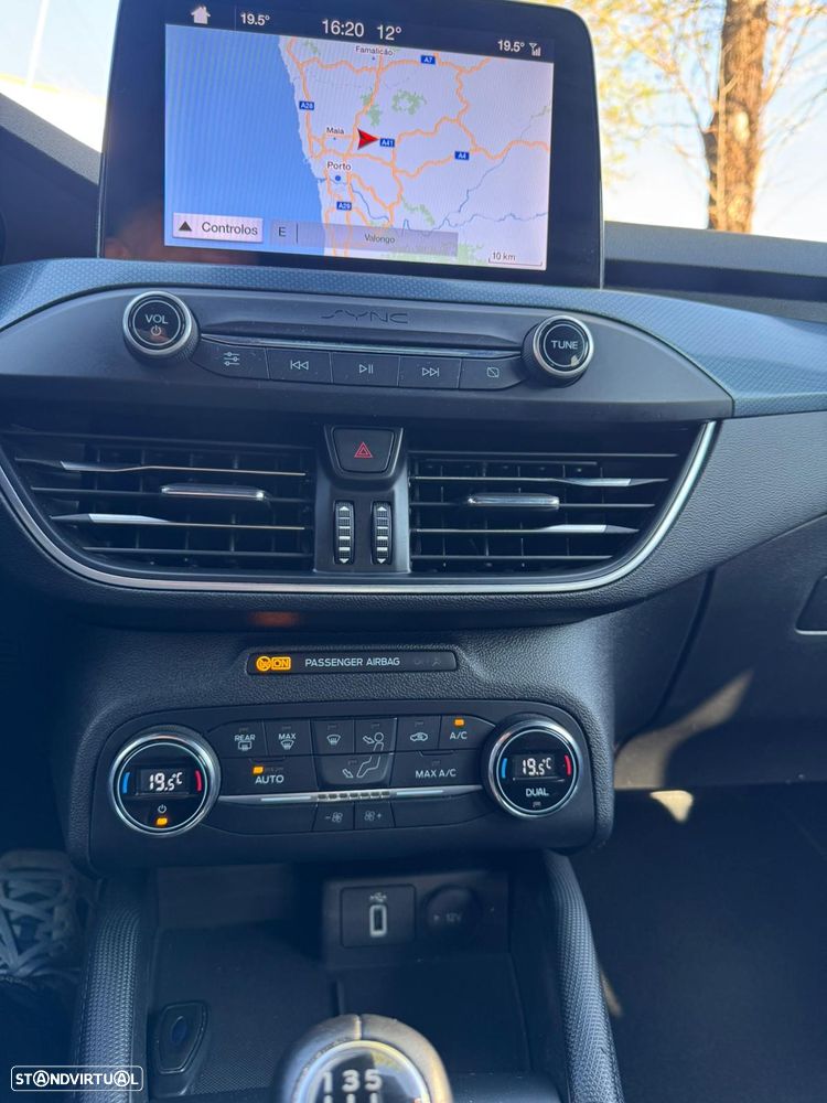 Ford Focus 1.0 EcoBoost Active - 17