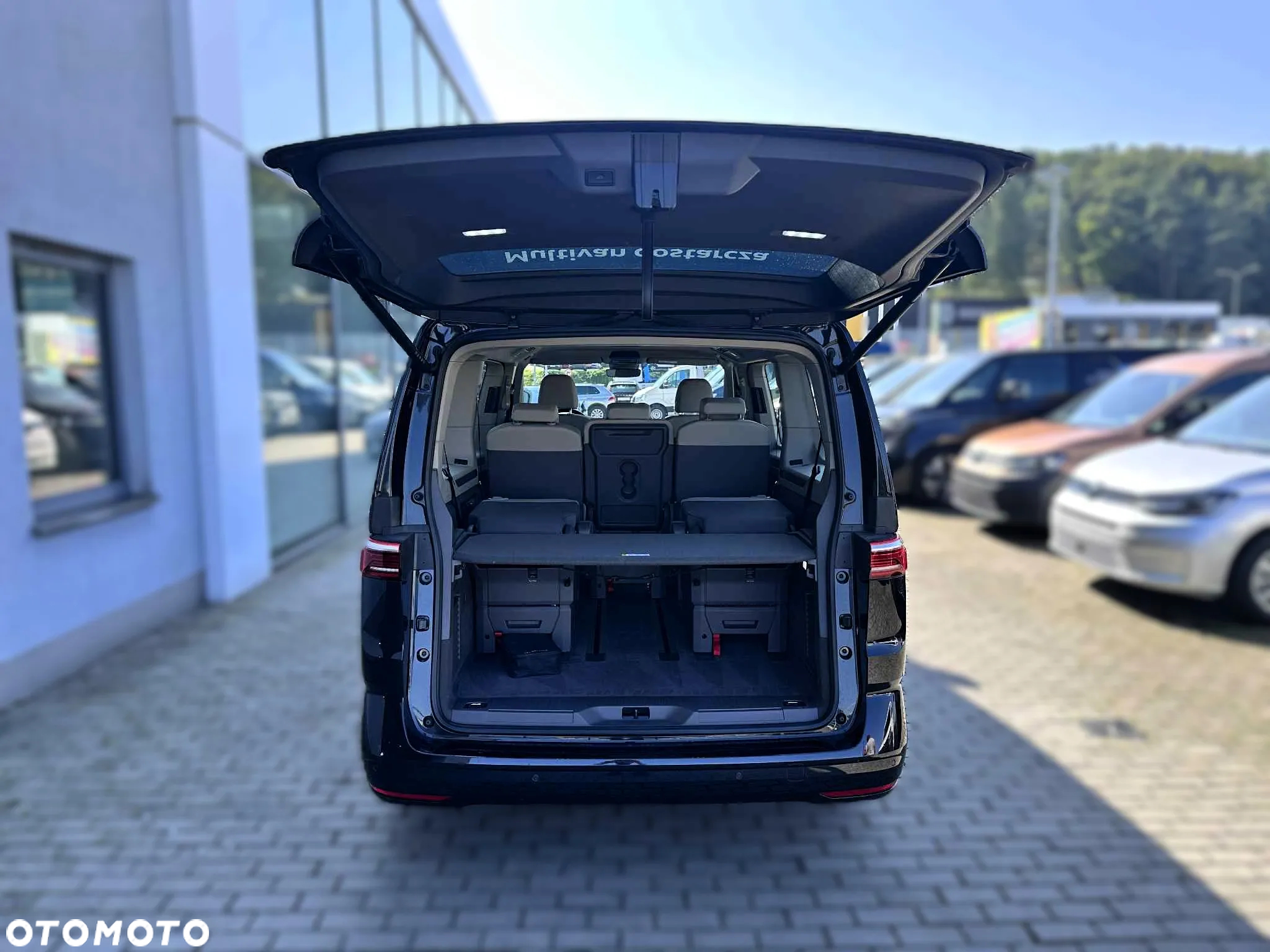 Volkswagen Multivan - 8