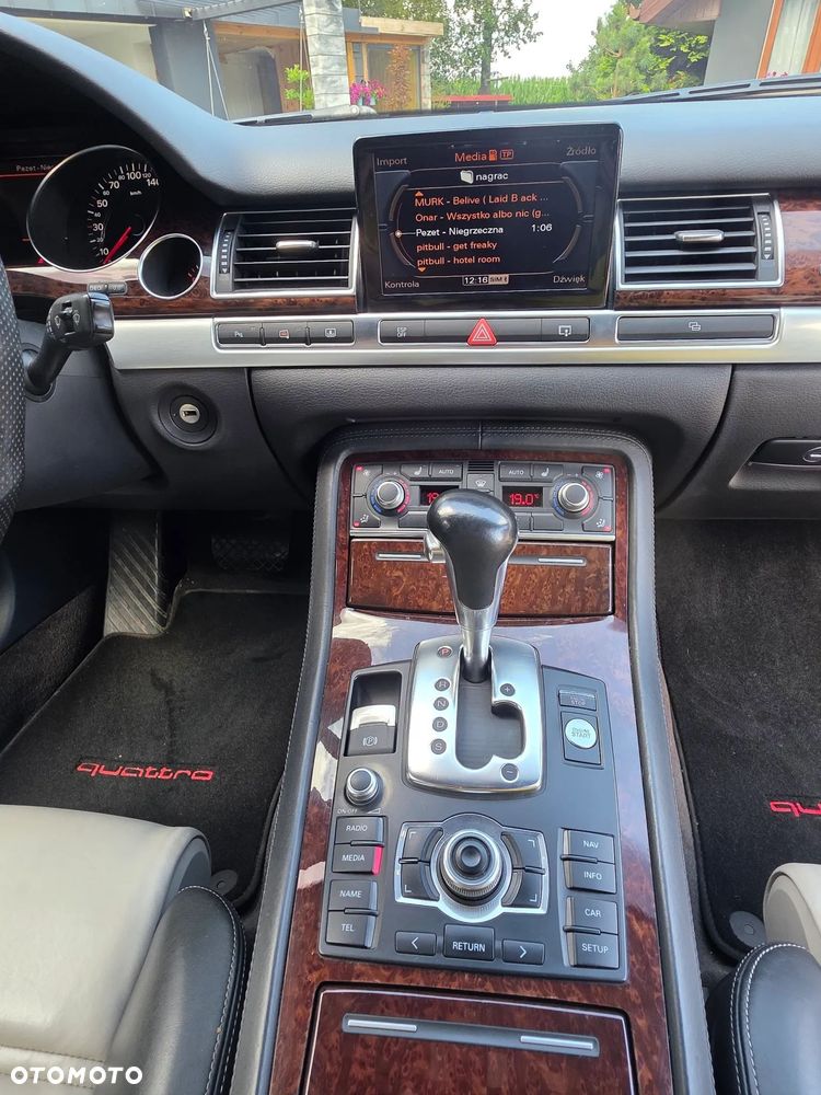 Audi A8 - 25