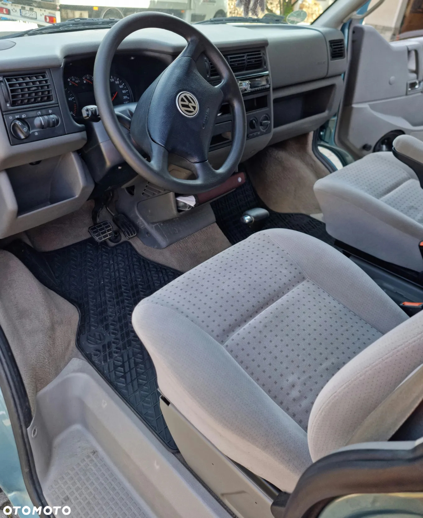 Volkswagen Multivan - 18