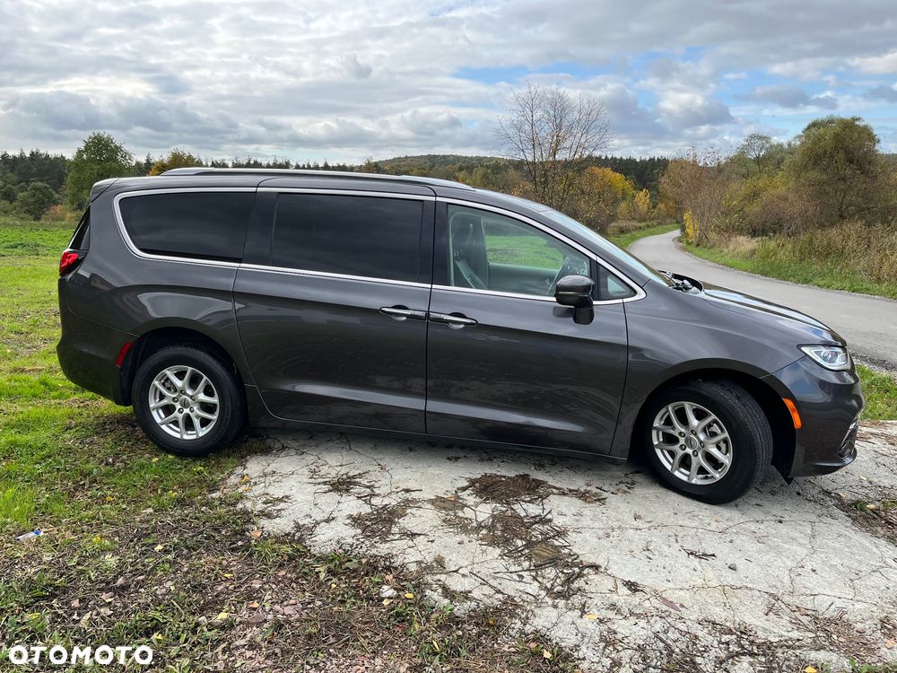 Chrysler Pacifica - 12